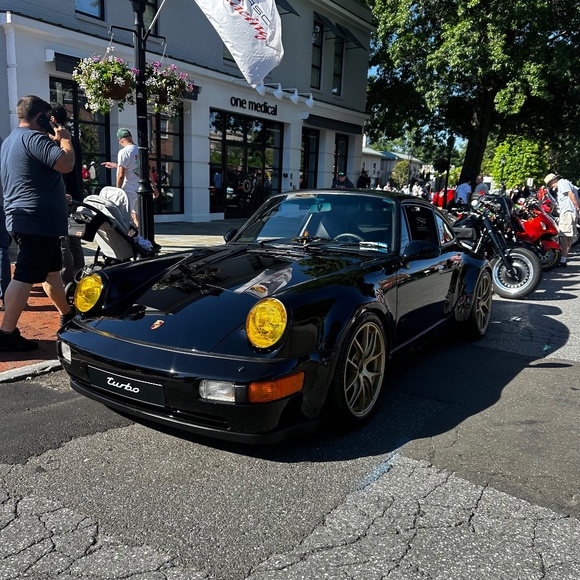 Meet your Posher, Cristal - Picture 1 of 1